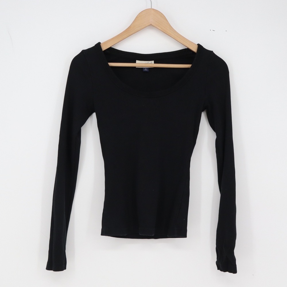 Universal Thread Top Womens XS Ribbed Knit Black Scoop Neck Long Sleeve